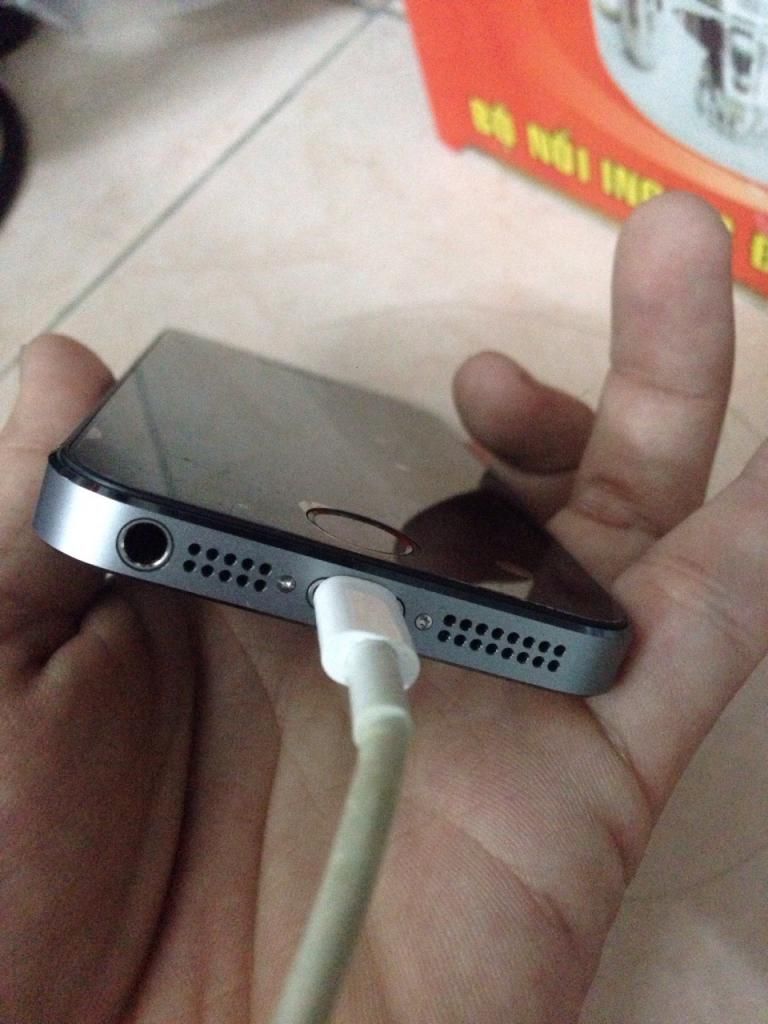 Iphone 5s Grey lock Sprint 97% + iphone 5 world white 16gb + sky A900 giá hạt dẻ !!! - 1