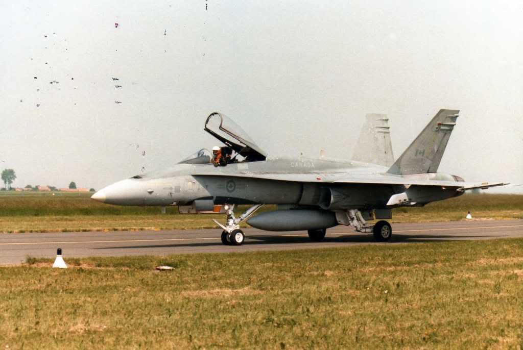 F18Canada2.jpg
