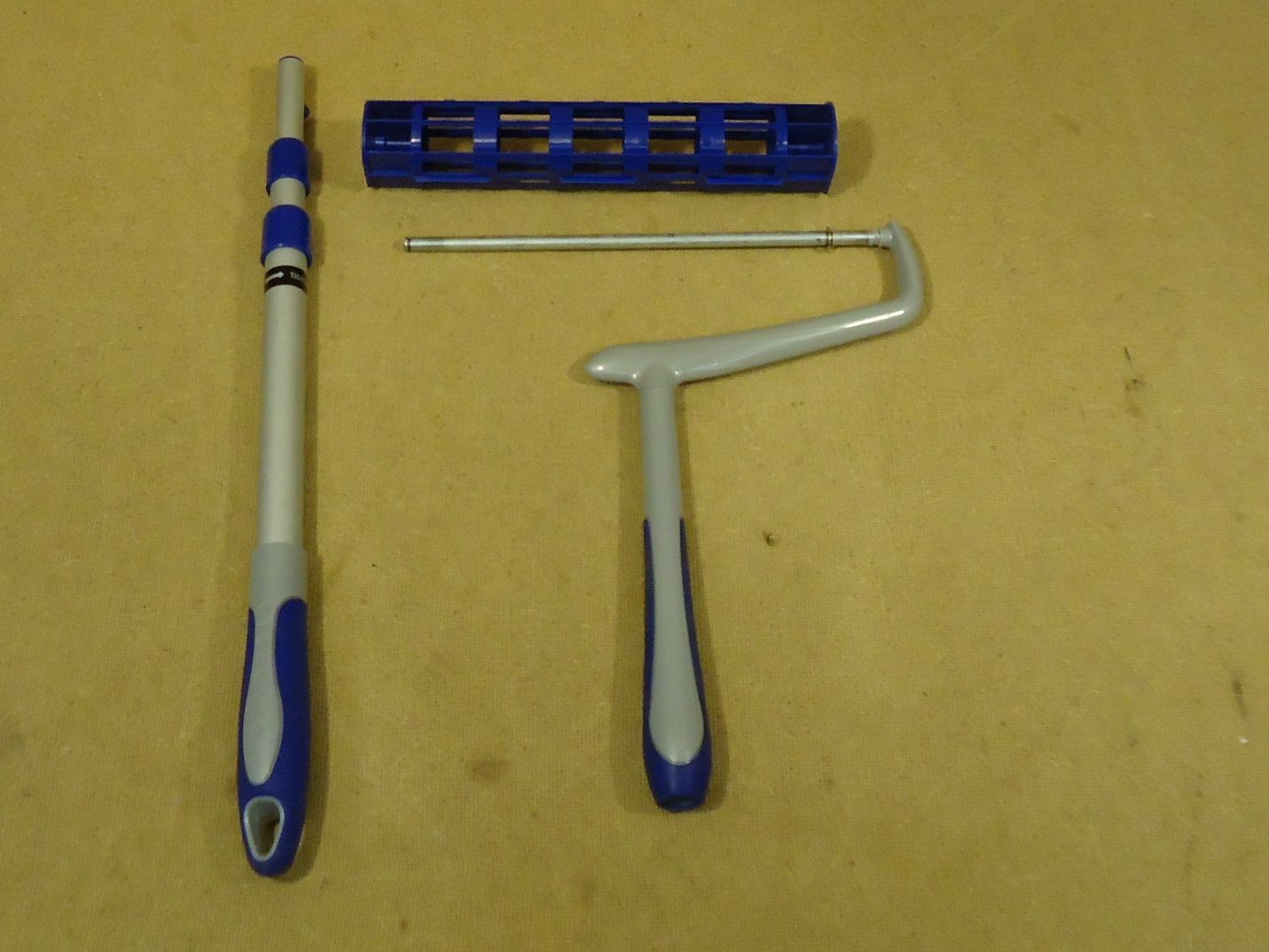 Evercare Paint Roller & Pole 51in x 11in Extended Blue/Gray Metal