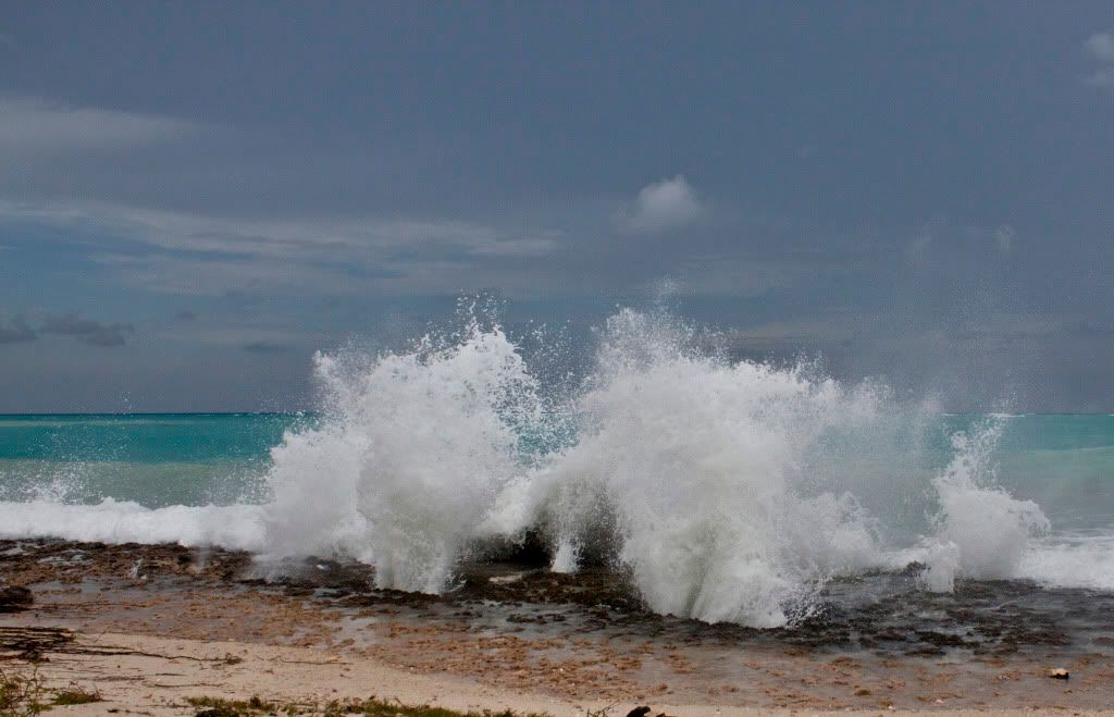 http://i1084.photobucket.com/albums/j420/lincydebruijn/Stormy%20Weather%20Aruba/_MG_2245.jpg