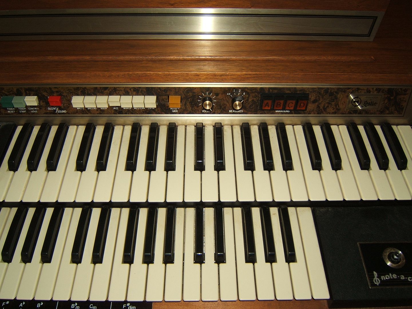 Hammond Organ Electronic 43-in x 36-in x 29-in Midtone Stain 9822M ...